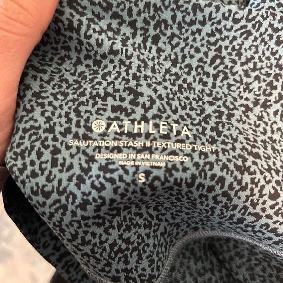 Athleta salutation textured tight in blue leopard print size S - Picture 7 of 9